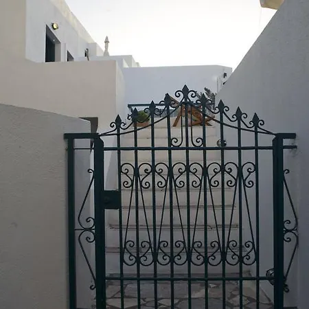 Oias Sunset Apart-hotel 2*